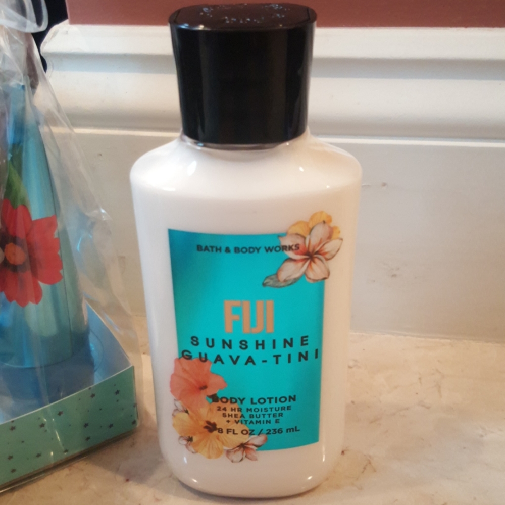 NWT B&BW Fiji sunshine guava-tini body lotion